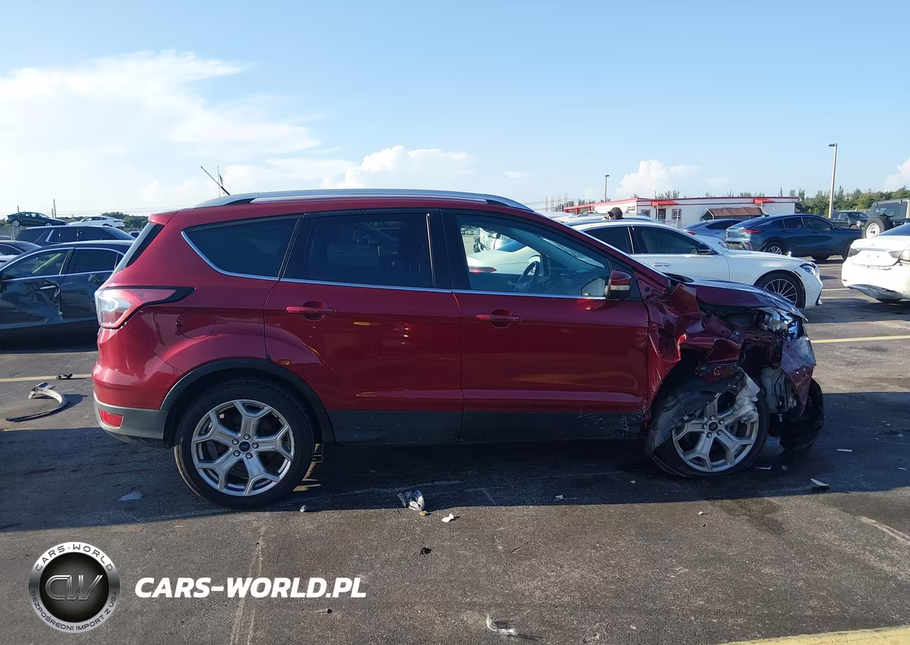 2017 Ford Escape Titanium VIN:1FMCU9JDXHUE33137 - 13