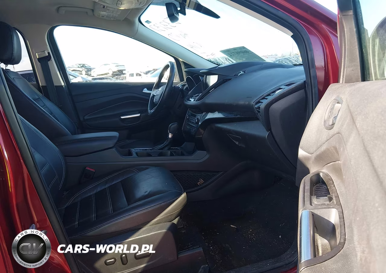 2017 Ford Escape Titanium VIN:1FMCU9JDXHUE33137 - 5
