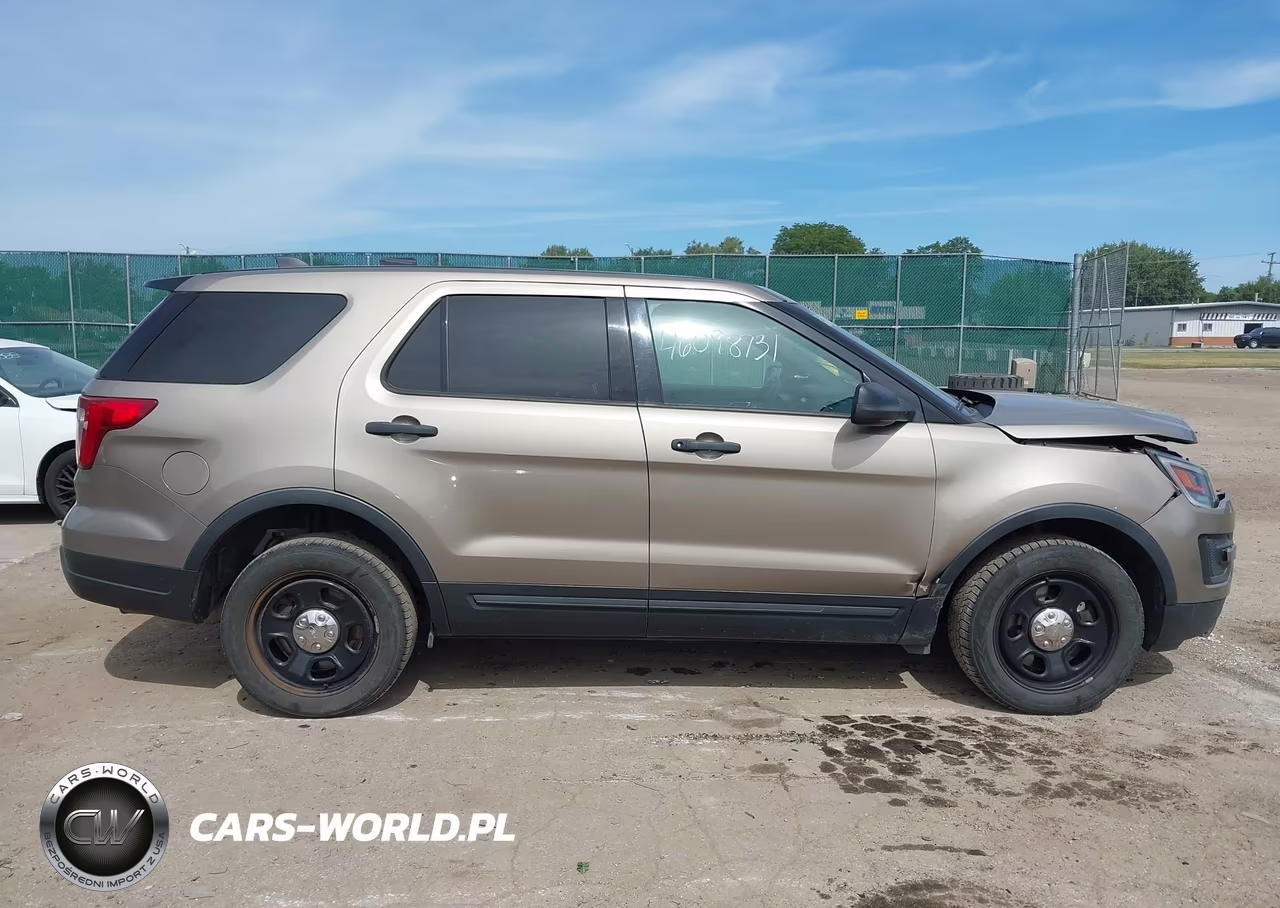 2018 Ford Explorer Police Interceptor VIN:1FM5K8AR2JGC43065 - 13