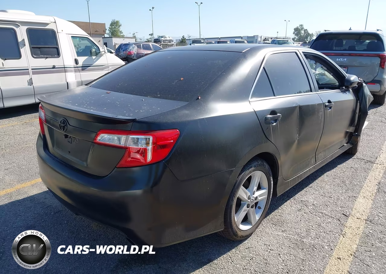 2013 Toyota Camry Se VIN:4T1BF1FK6DU255817 - 4