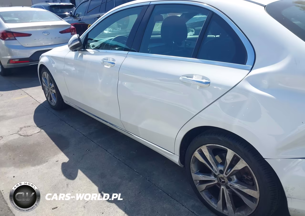2018 Mercedes-Benz C 300 VIN:55SWF4JB1JU253586 - 14