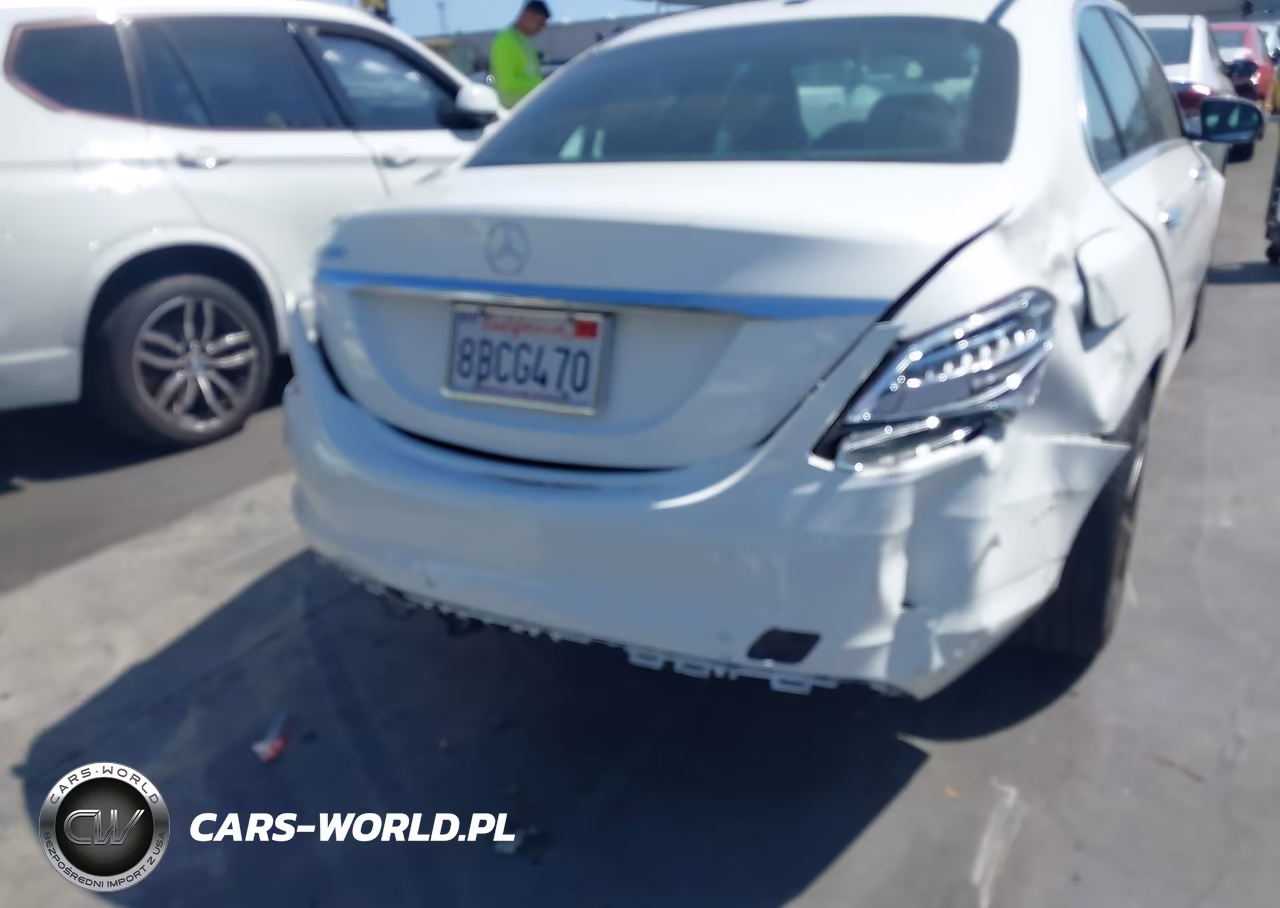 2018 Mercedes-Benz C 300 VIN:55SWF4JB1JU253586 - 16