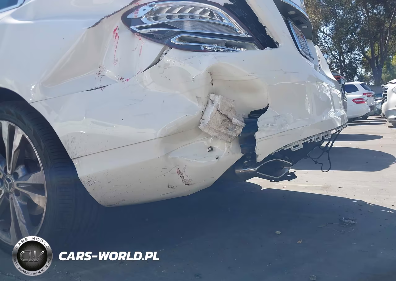 2018 Mercedes-Benz C 300 VIN:55SWF4JB1JU253586 - 17