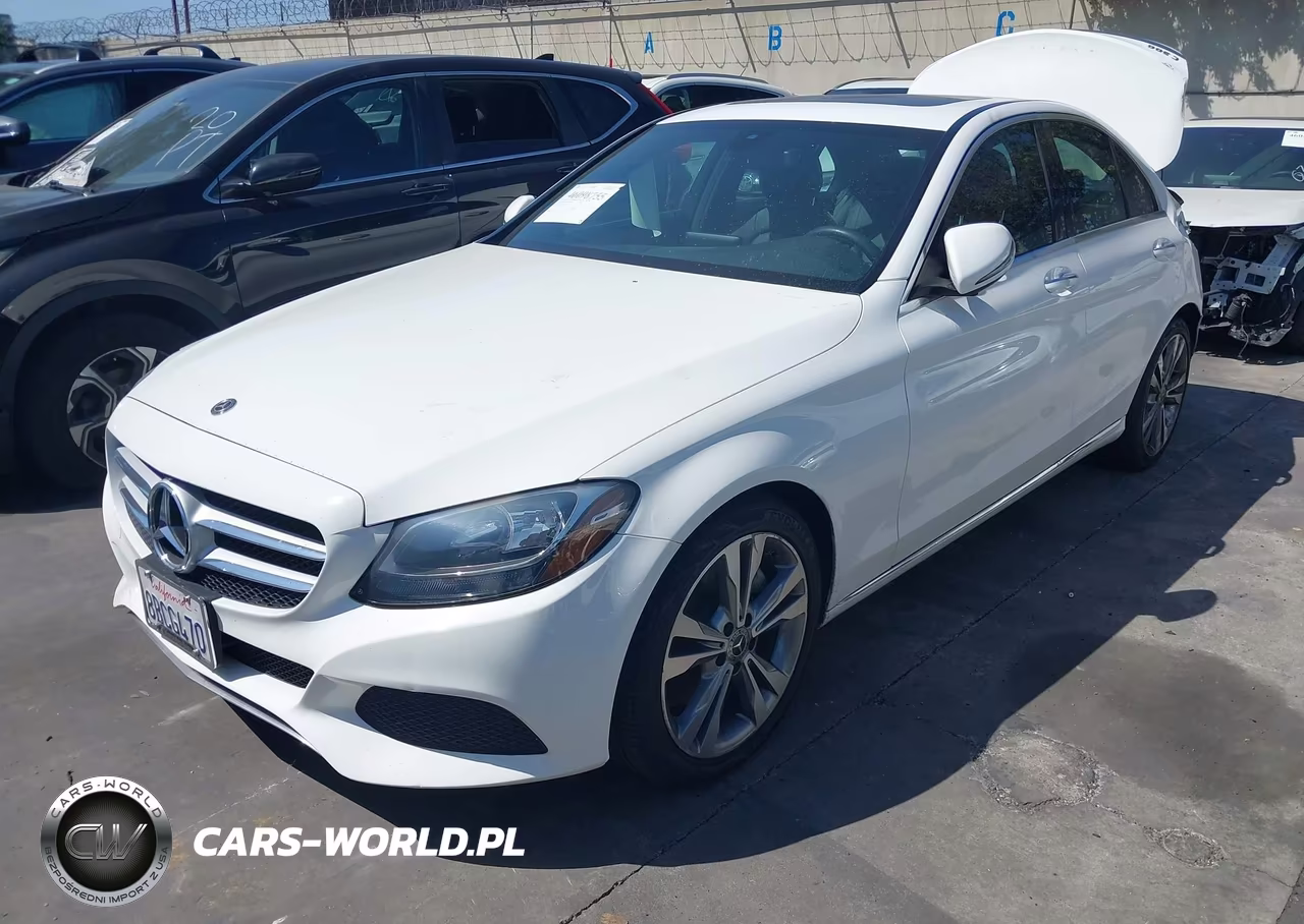 2018 Mercedes-Benz C 300 VIN:55SWF4JB1JU253586 - 2