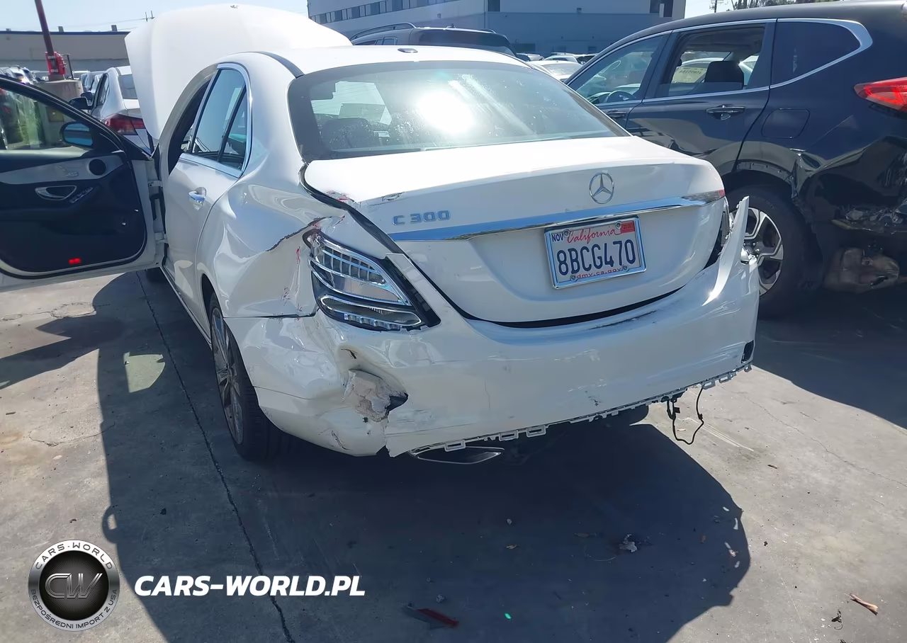 2018 Mercedes-Benz C 300 VIN:55SWF4JB1JU253586 - 6