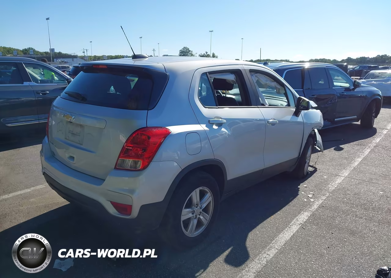 2017 Chevrolet Trax Ls VIN:3GNCJNSB0HL194895 - 4