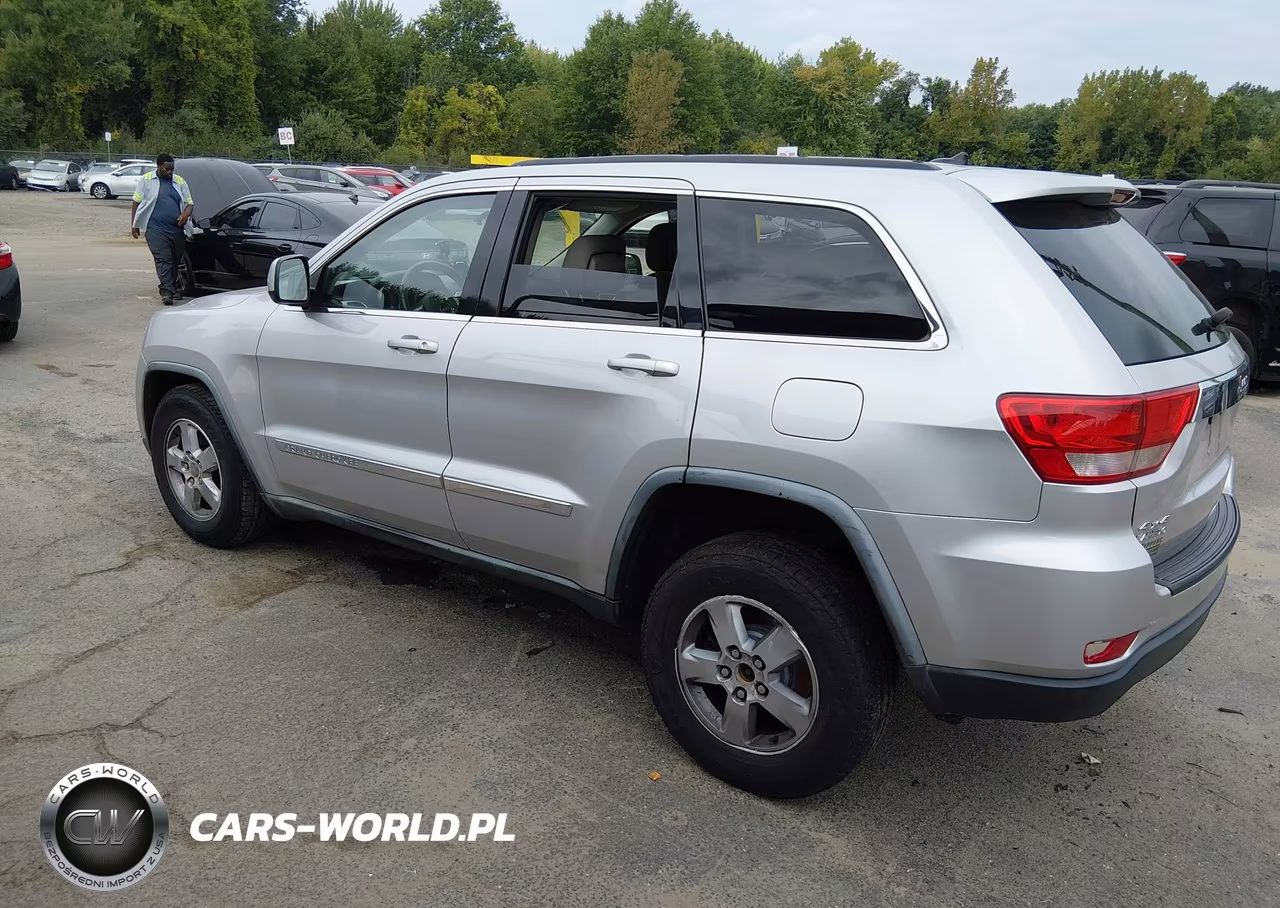 2012 Jeep Grand Cherokee Laredo VIN:1C4RJFAG9CC214801 - 3