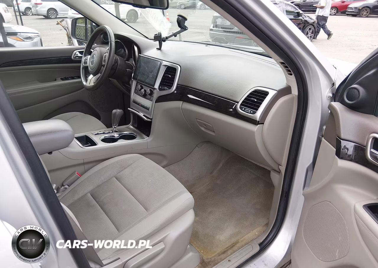 2012 Jeep Grand Cherokee Laredo VIN:1C4RJFAG9CC214801 - 5