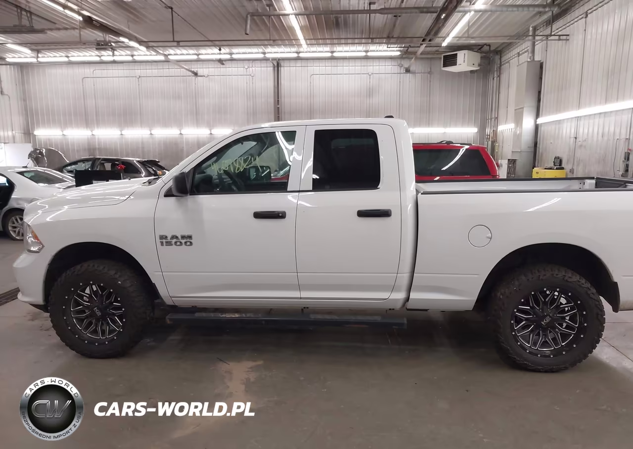 2018 Ram 1500 Express 4X4 6'4 Box VIN:1C6RR7FG3JS344980 - 14