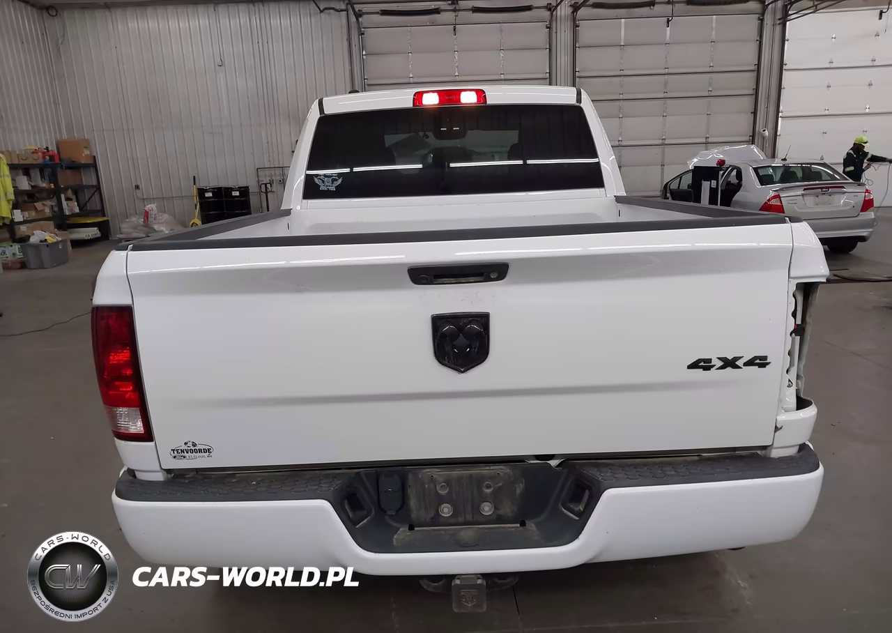 2018 Ram 1500 Express 4X4 6'4 Box VIN:1C6RR7FG3JS344980 - 16
