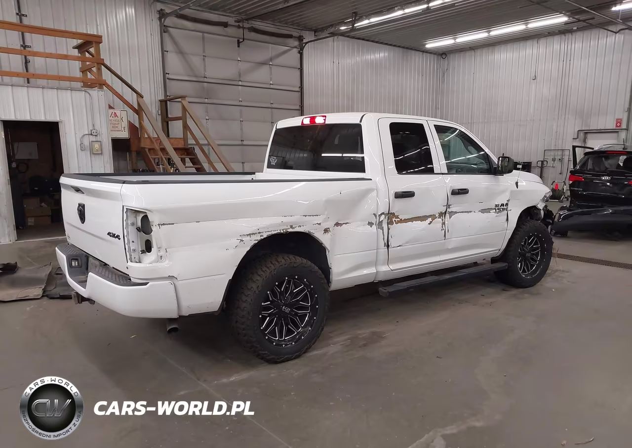2018 Ram 1500 Express 4X4 6'4 Box VIN:1C6RR7FG3JS344980 - 4