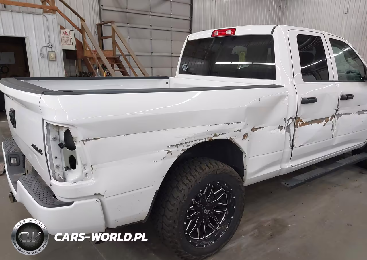 2018 Ram 1500 Express 4X4 6'4 Box VIN:1C6RR7FG3JS344980 - 6