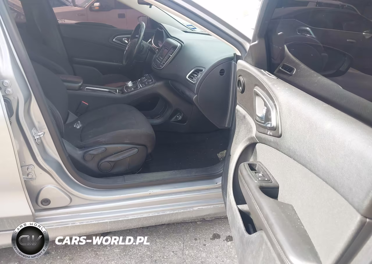 2015 Chrysler 200 Limited VIN:1C3CCCABXFN593842 - 5