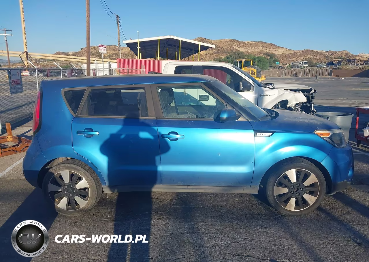 2018 Kia Soul + VIN:KNDJP3A53J7586164 - 13