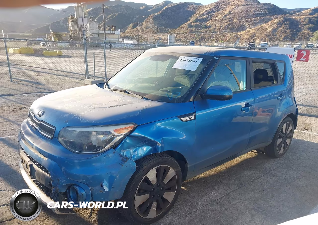 2018 Kia Soul + VIN:KNDJP3A53J7586164 - 14