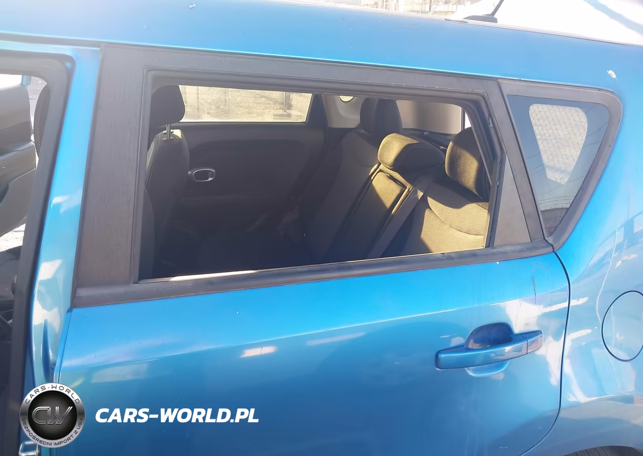 2018 Kia Soul + VIN:KNDJP3A53J7586164 - 18