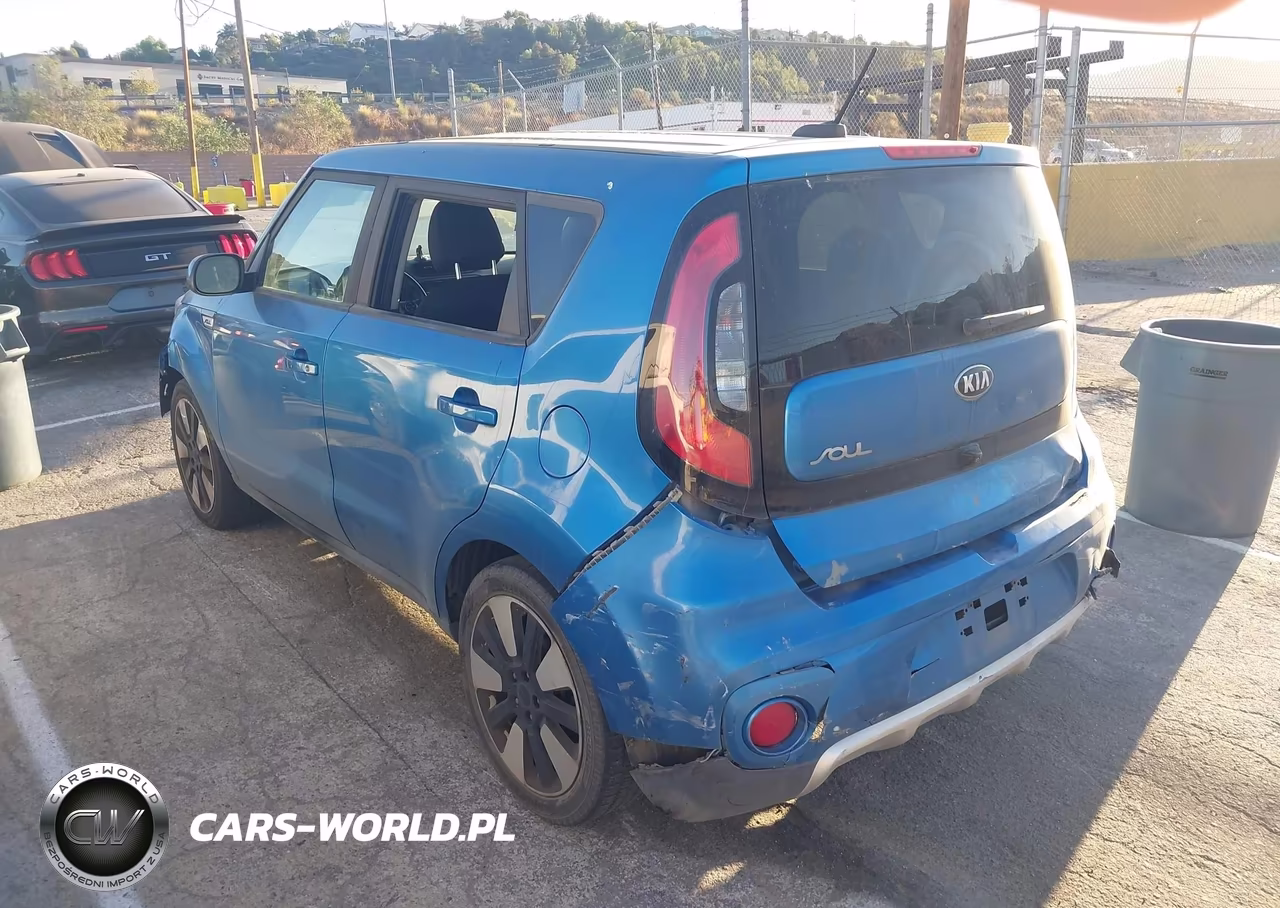2018 Kia Soul + VIN:KNDJP3A53J7586164 - 3