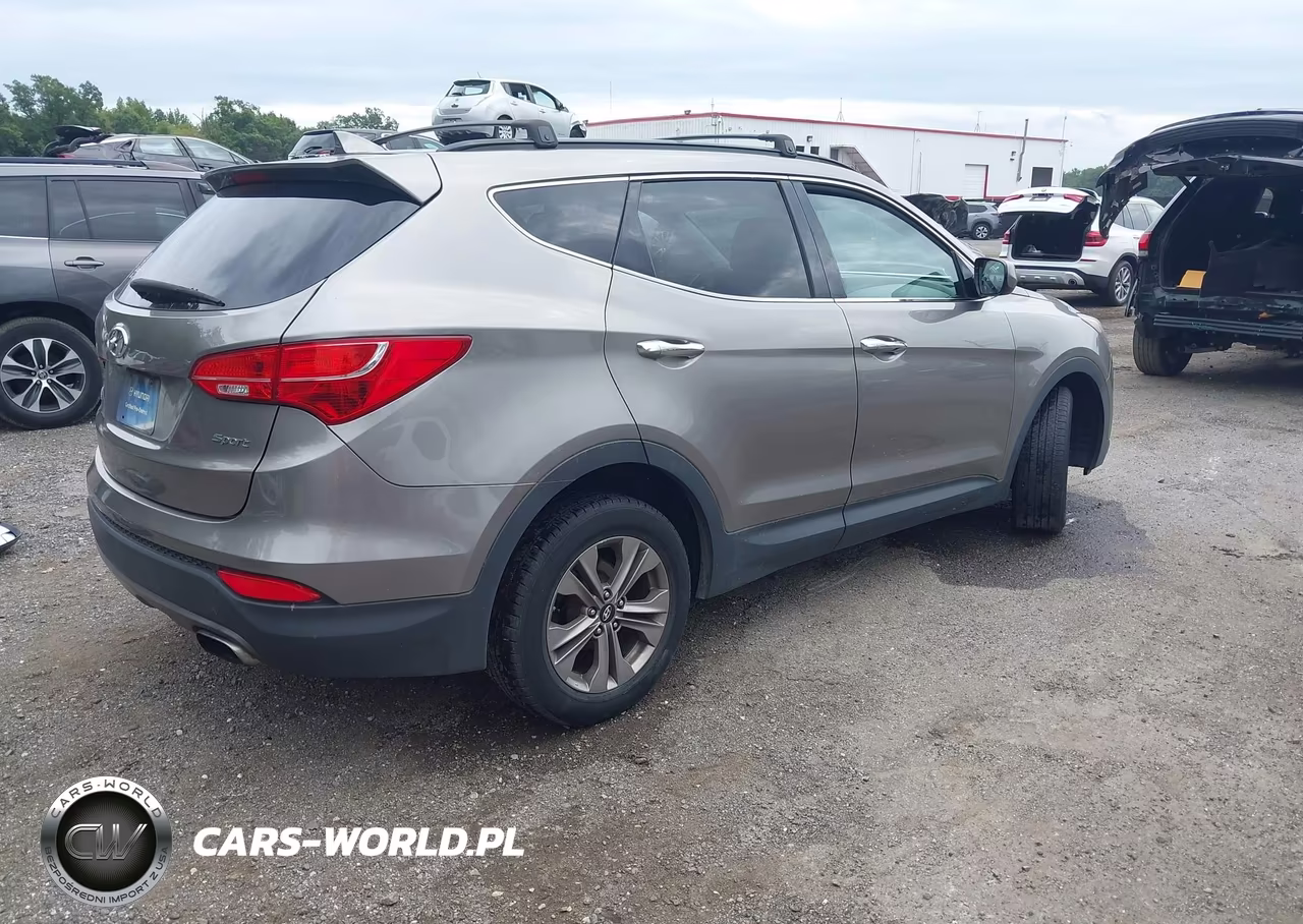 2016 Hyundai Santa Fe Sport 2.4L VIN:5XYZU3LB2GG374642 - 4