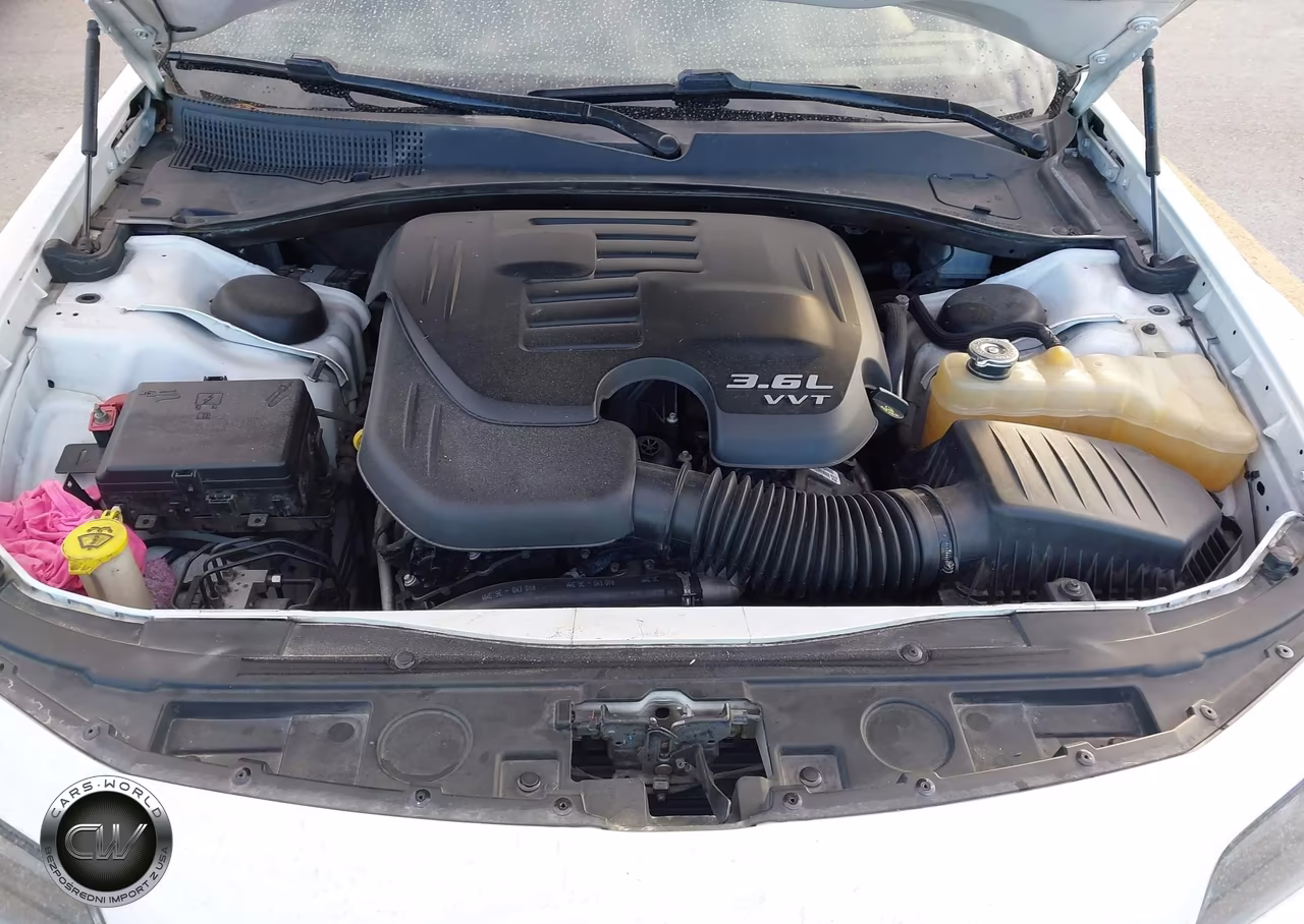 2020 Chrysler 300 300S VIN:2C3CCABG4LH141792 - 10