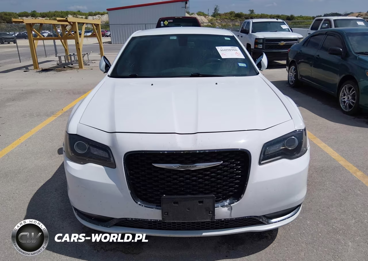 2020 Chrysler 300 300S VIN:2C3CCABG4LH141792 - 12