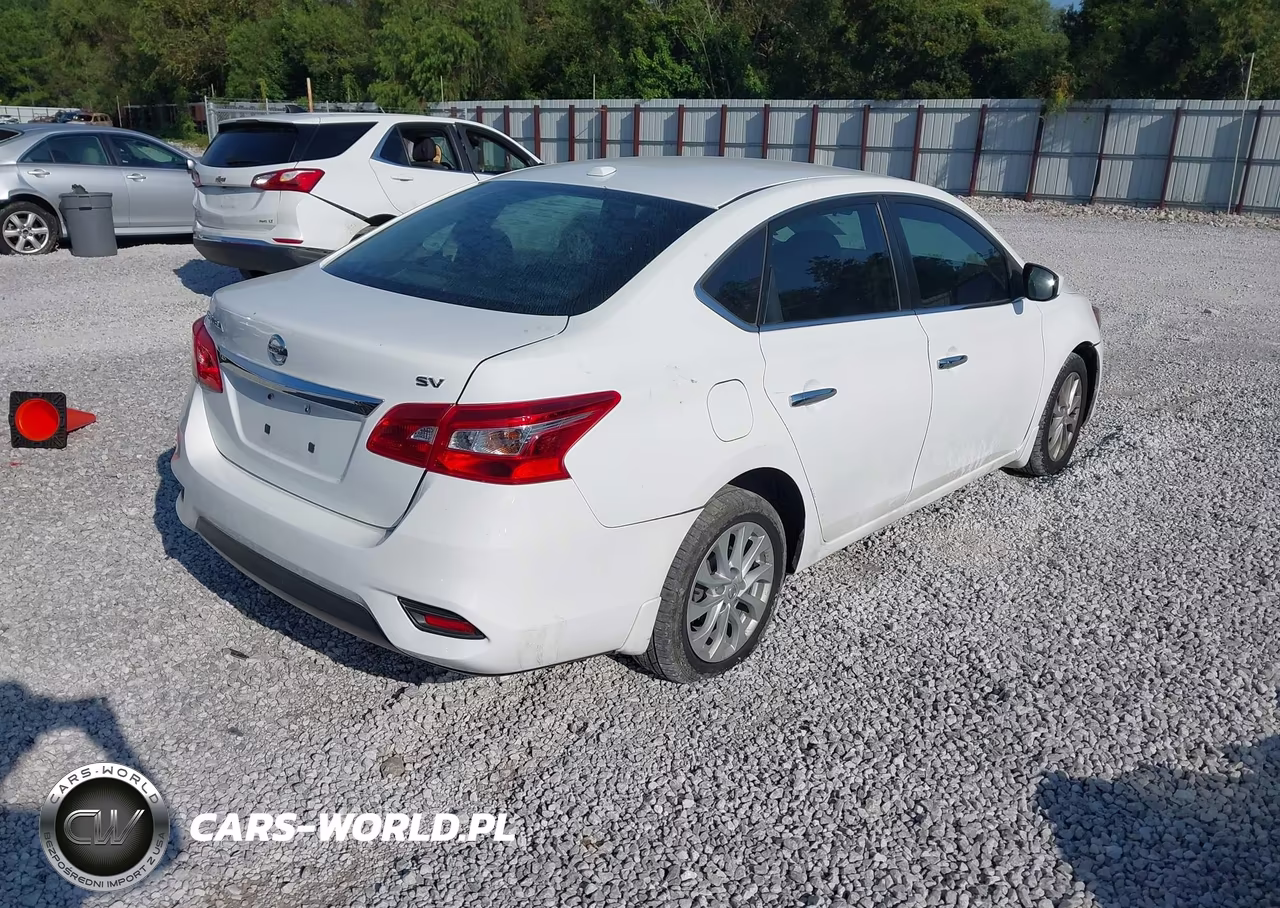 2018 Nissan Sentra Sv VIN:3N1AB7AP3JL637166 - 4