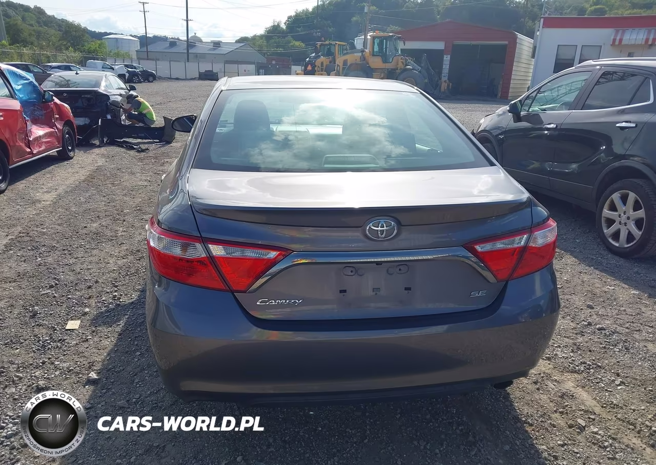 2015 Toyota Camry Se VIN:4T1BF1FK6FU032759 - 17