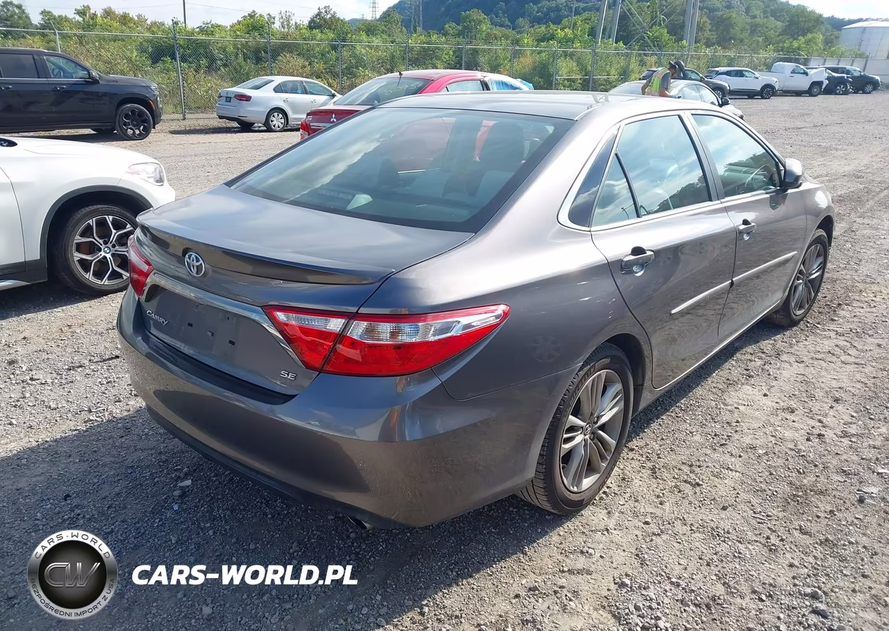 2015 Toyota Camry Se VIN:4T1BF1FK6FU032759 - 4