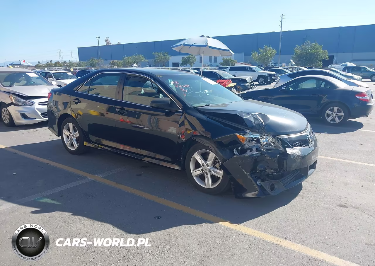 2013 Toyota Camry Se – zdjęcie 1 z 17