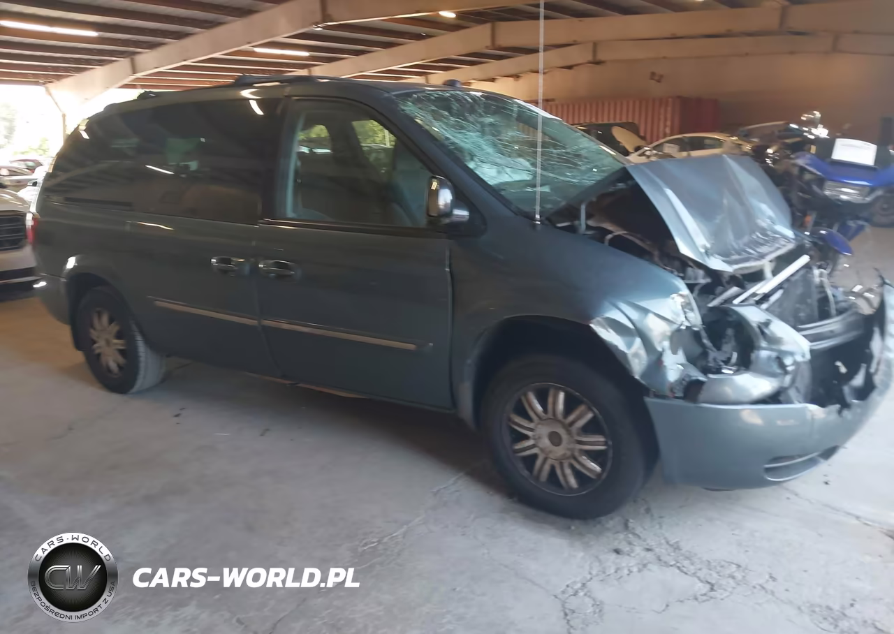 2005 Chrysler Town & Country Touring