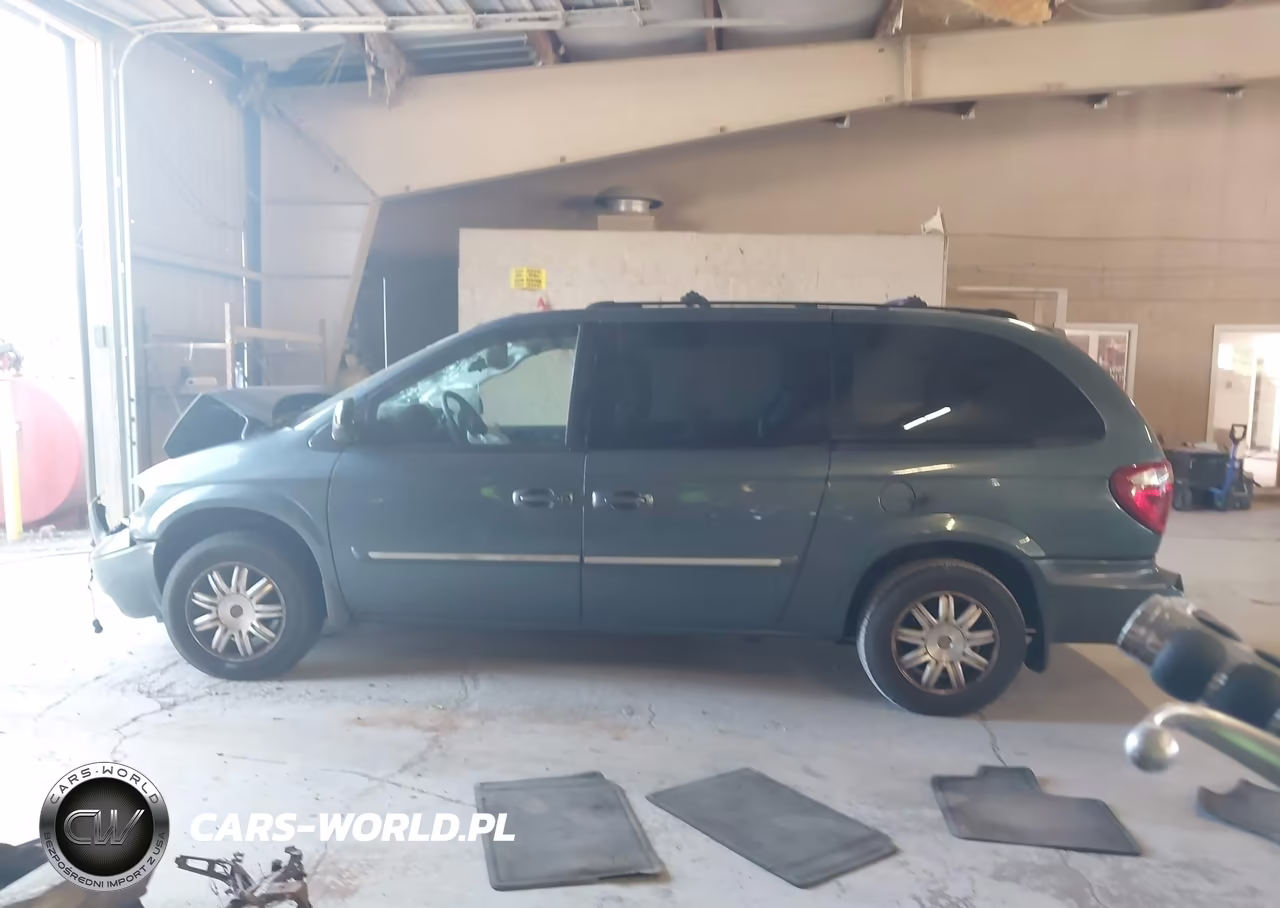2005 Chrysler Town & Country Touring VIN:2C4GP54LX5R574601 - 14
