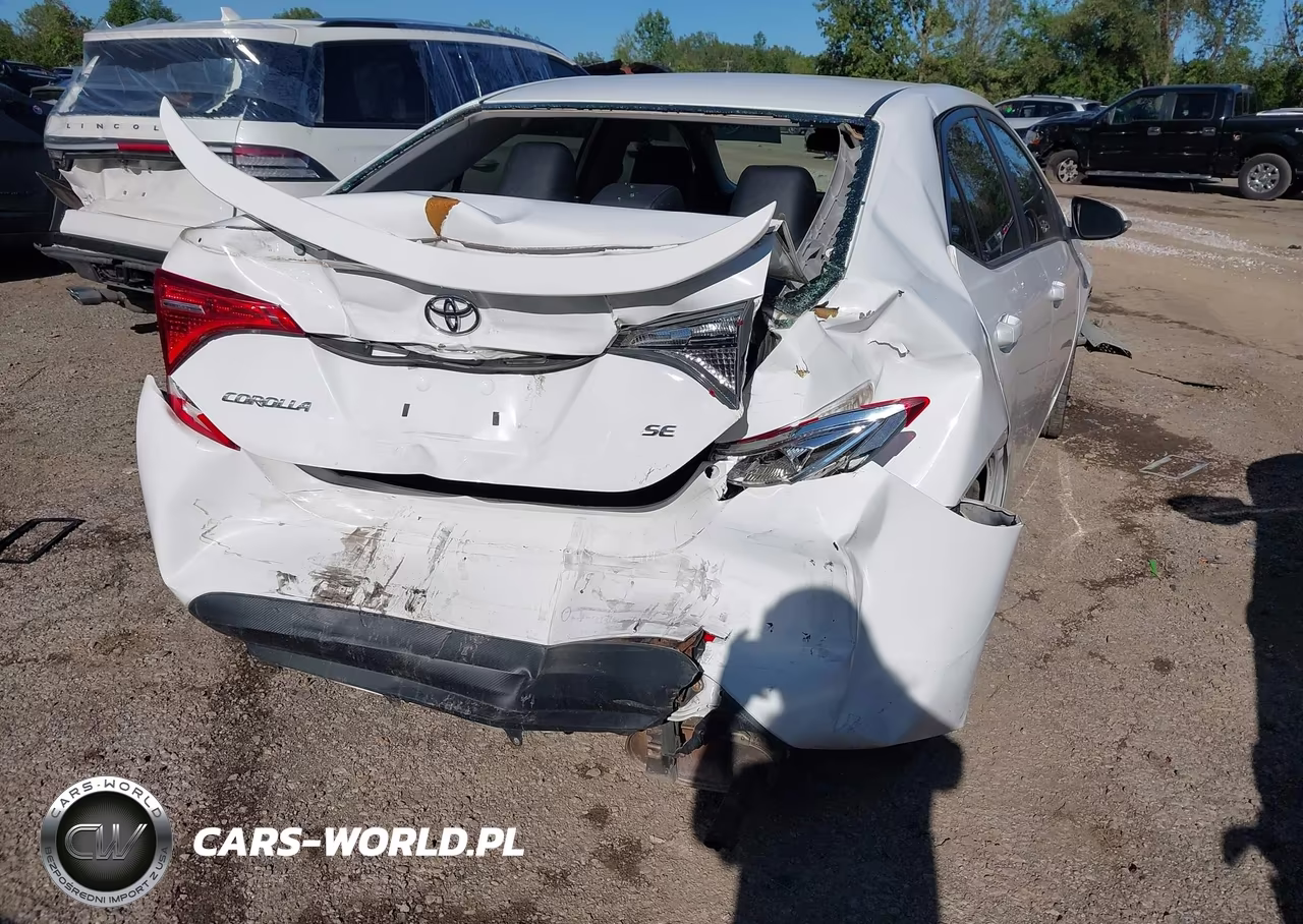 2017 Toyota Corolla Se VIN:2T1BURHE9HC824811 - 4