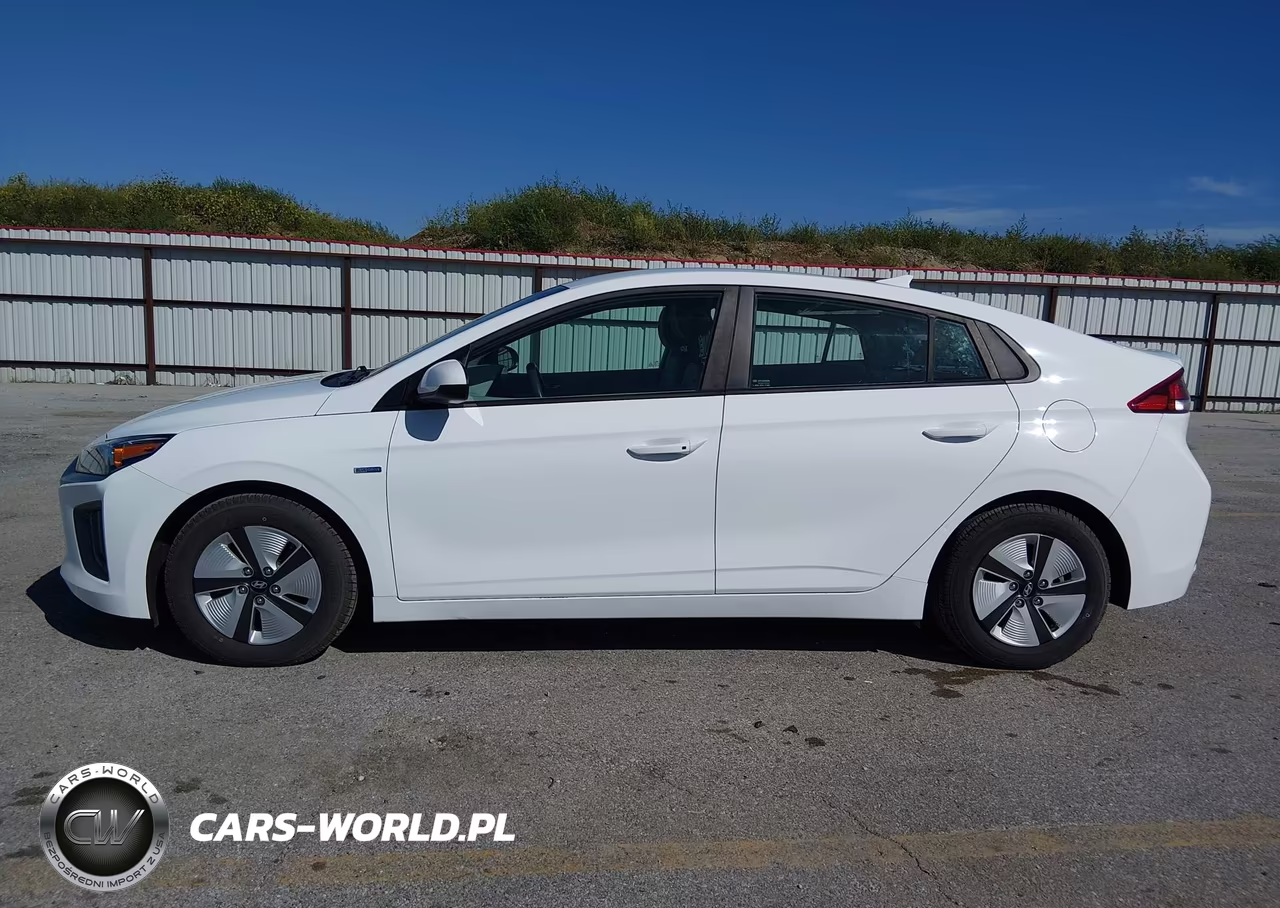 2020 Hyundai Ioniq Hybrid Blue VIN:KMHC65LC6LU233193 - 14