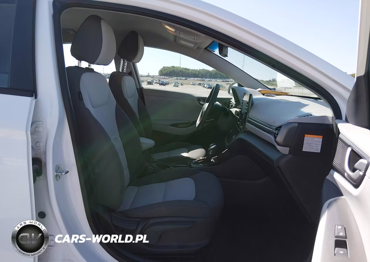 2020 Hyundai Ioniq Hybrid Blue VIN:KMHC65LC6LU233193 - 5