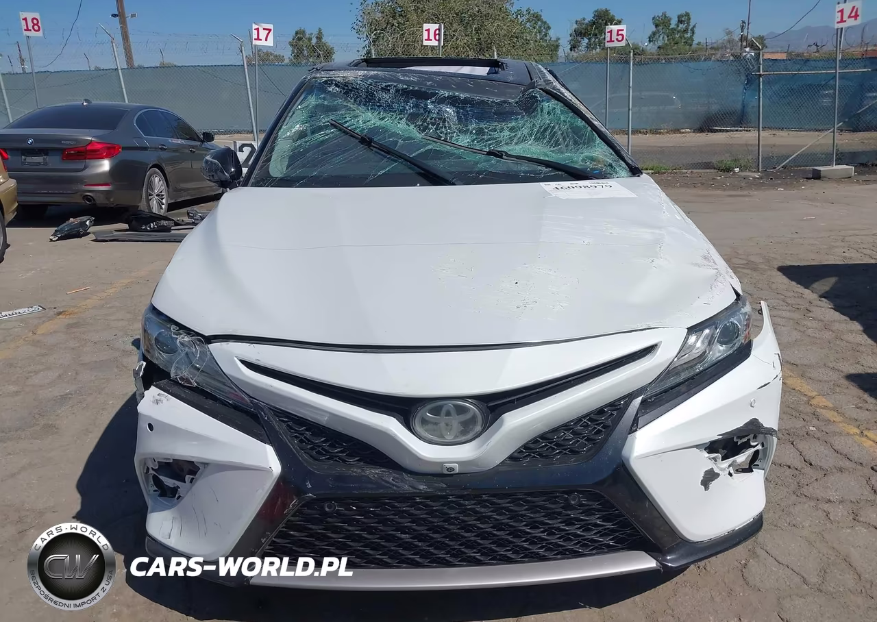 2018 Toyota Camry Xse VIN:4T1B61HK4JU150783 - 13