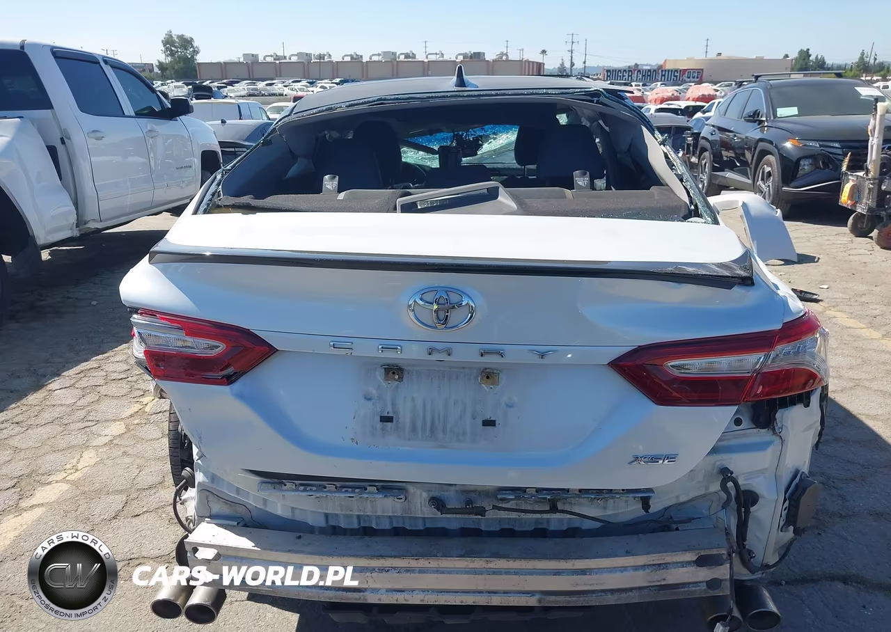 2018 Toyota Camry Xse VIN:4T1B61HK4JU150783 - 17