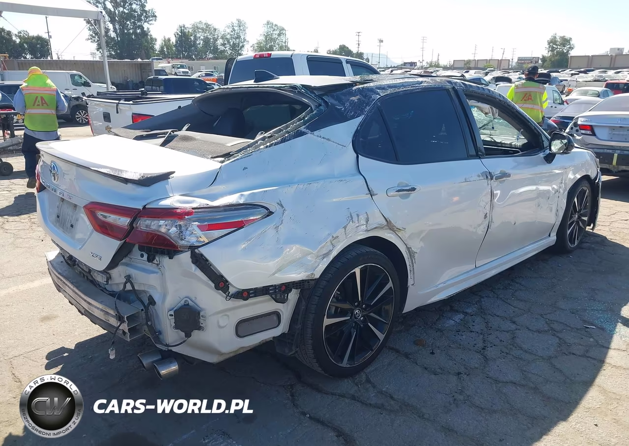 2018 Toyota Camry Xse VIN:4T1B61HK4JU150783 - 4