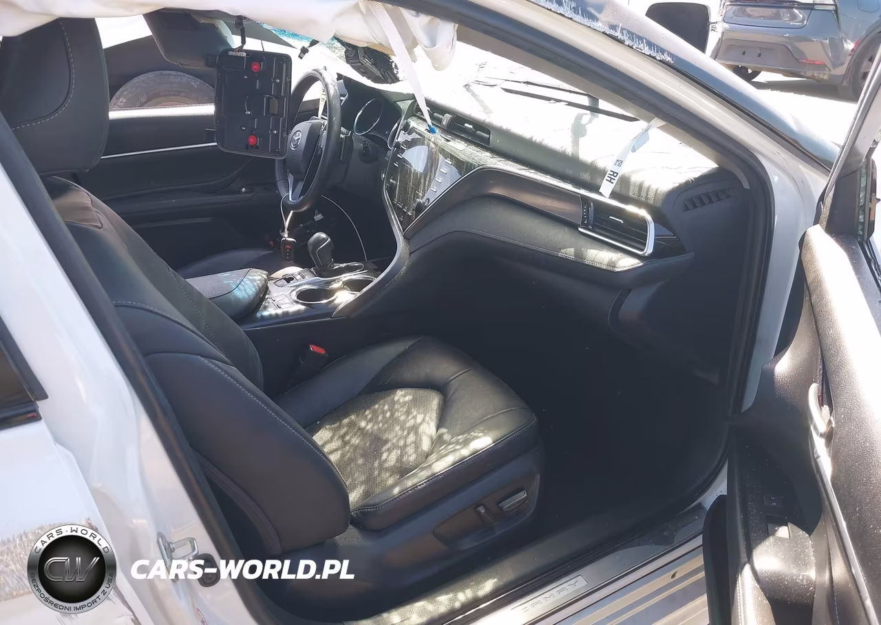 2018 Toyota Camry Xse VIN:4T1B61HK4JU150783 - 5