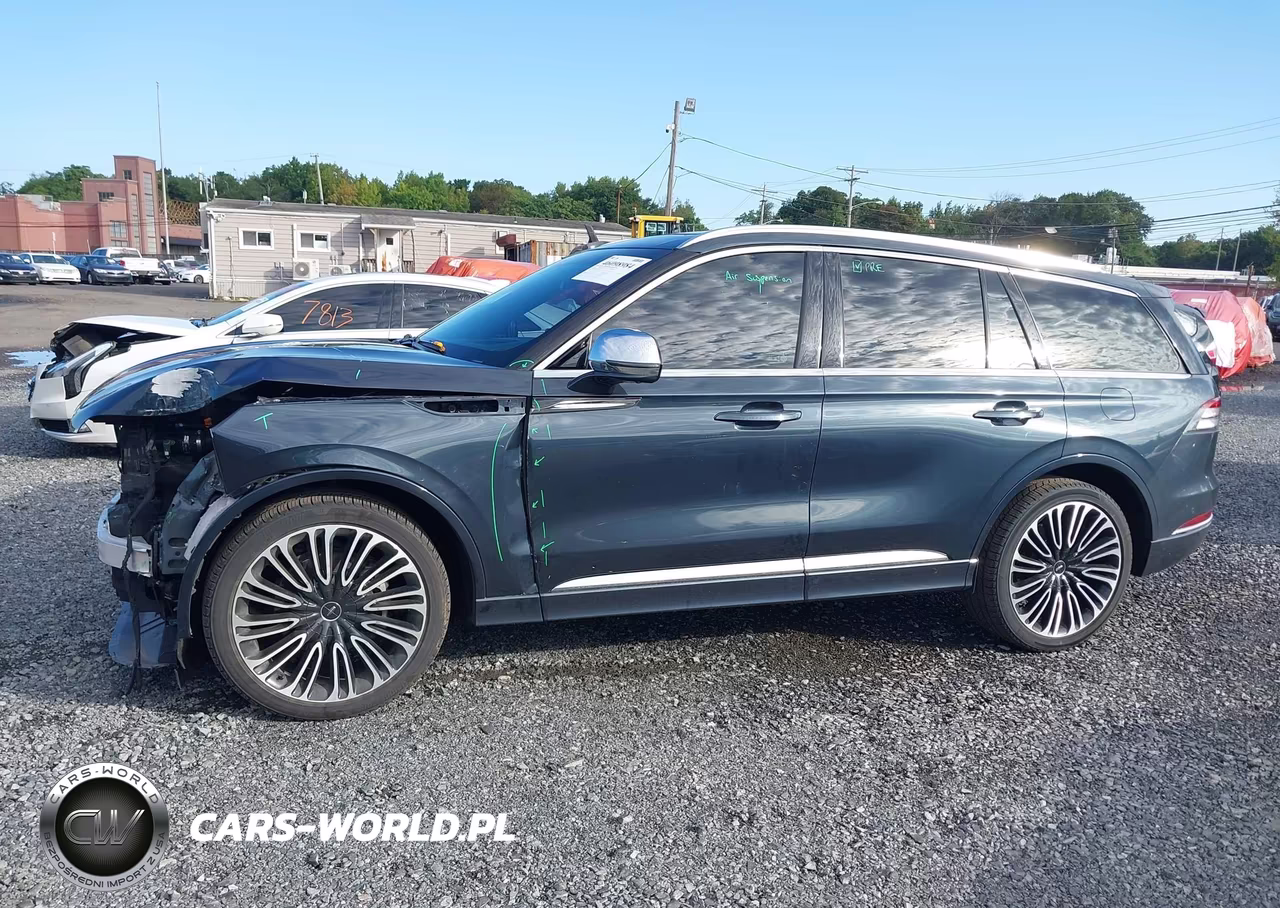 2021 Lincoln Aviator Black Label VIN:5LM5J9XC5MGL03126 - 17
