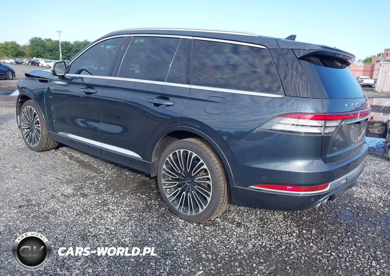 2021 Lincoln Aviator Black Label VIN:5LM5J9XC5MGL03126 - 3