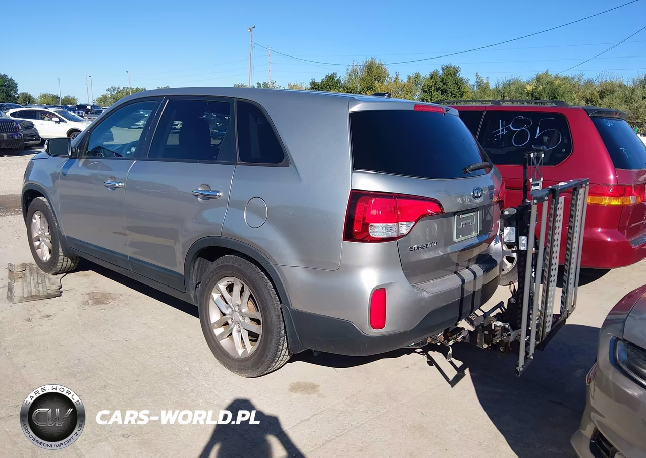 2015 Kia Sorento Lx VIN:5XYKT3A63FG563468 - 3