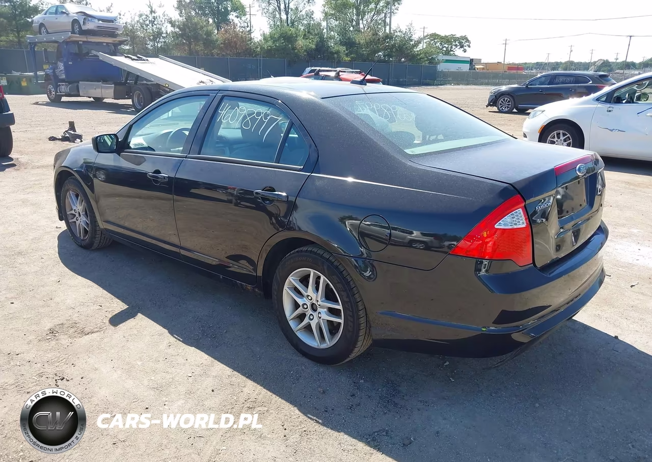 2011 Ford Fusion S VIN:3FAHP0GA5BR290421 - 3