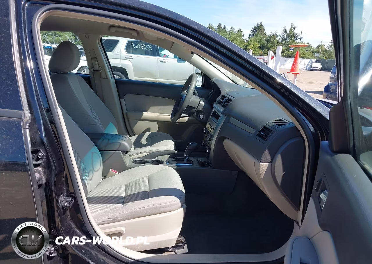 2011 Ford Fusion S VIN:3FAHP0GA5BR290421 - 5