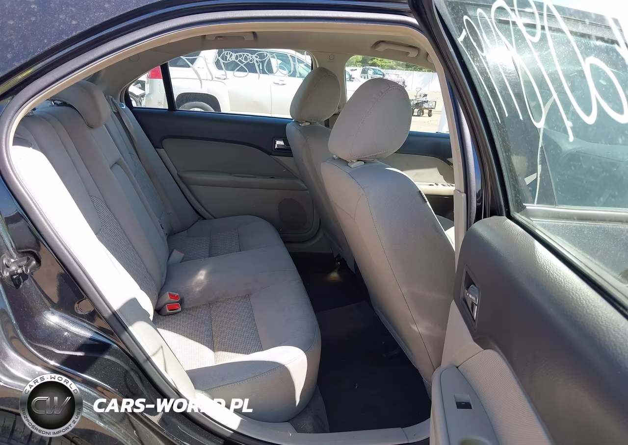 2011 Ford Fusion S VIN:3FAHP0GA5BR290421 - 8