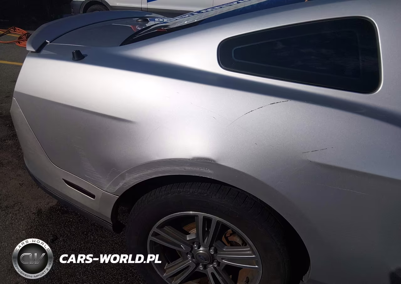 2011 Ford Mustang V6 Premium VIN:1ZVBP8AM4B5125915 - 6
