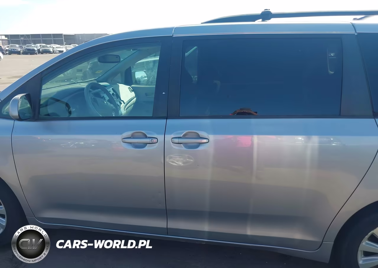 2011 Toyota Sienna Le VIN:5TDJK3DC3BS005858 - 14