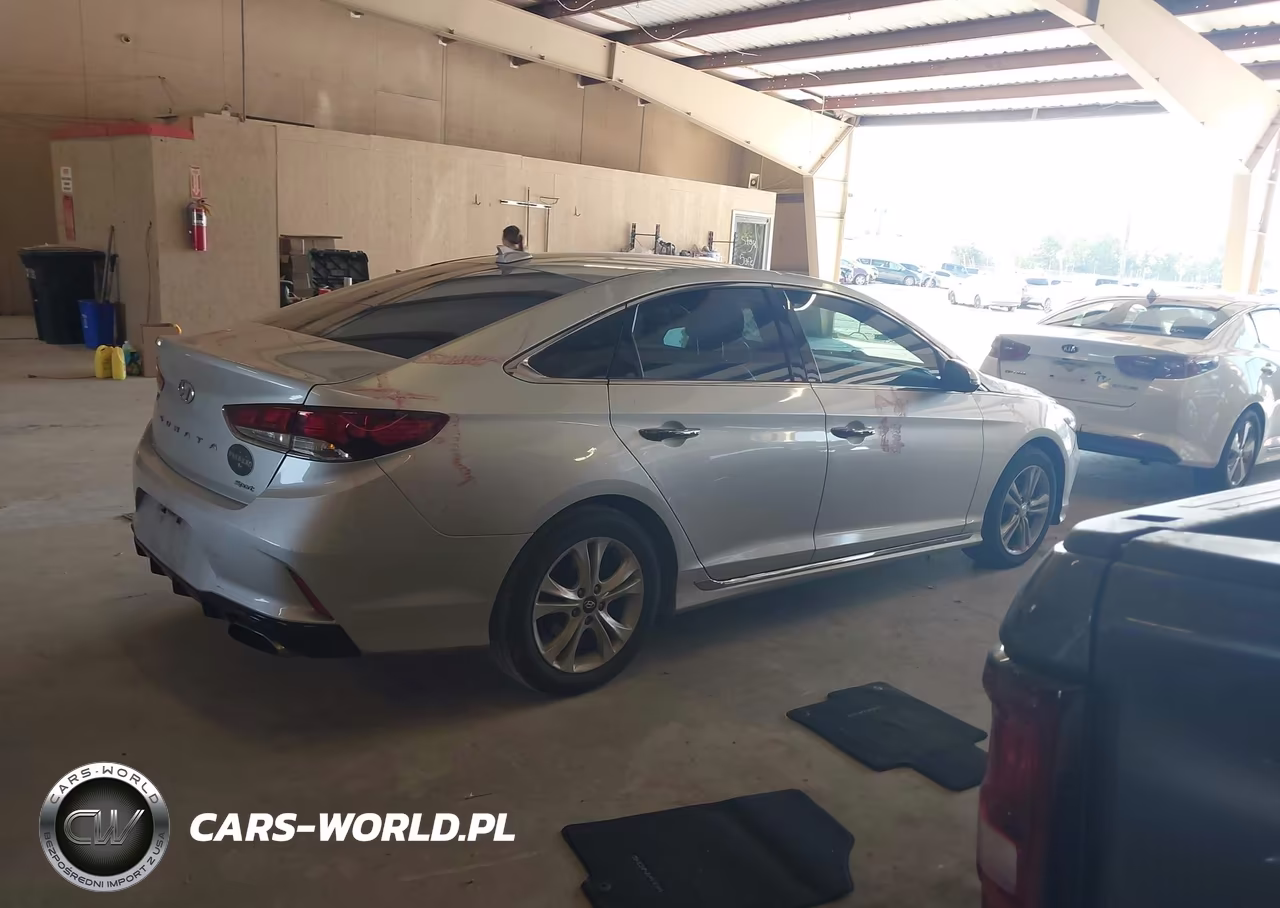2018 Hyundai Sonata Sport VIN:5NPE34AF0JH695091 - 13