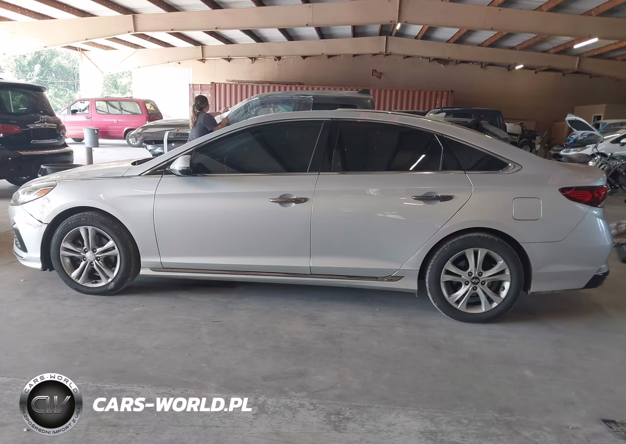 2018 Hyundai Sonata Sport VIN:5NPE34AF0JH695091 - 14