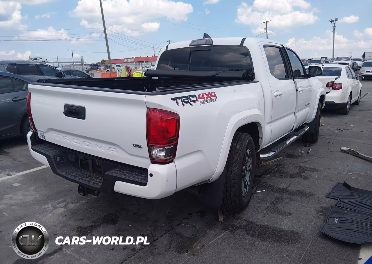 2017 Toyota Tacoma Trd Sport VIN:3TMCZ5AN5HM116975 - 4