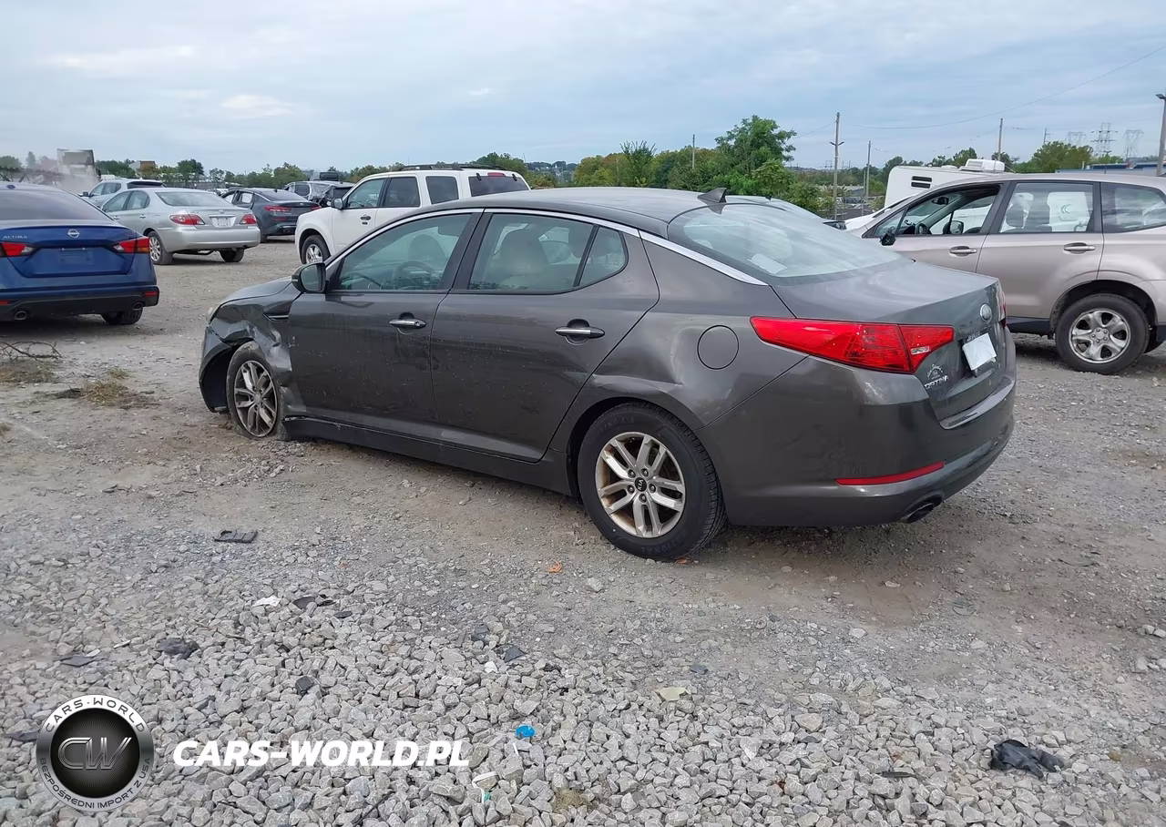 2013 Kia Optima Lx VIN:5XXGM4A71DG230852 - 3
