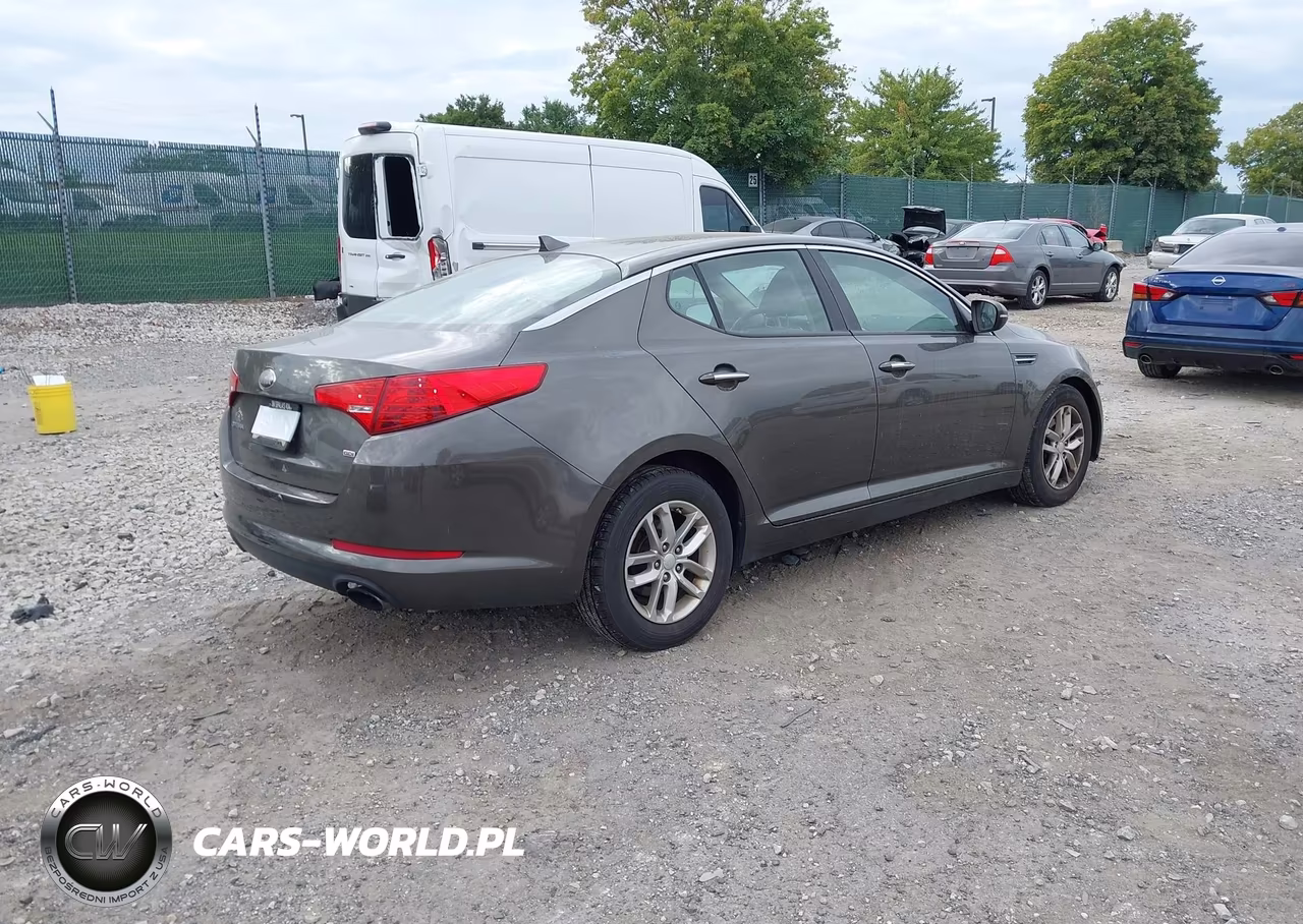 2013 Kia Optima Lx VIN:5XXGM4A71DG230852 - 4
